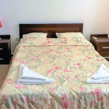 Four-bedroom Holiday In بيت للعطل
